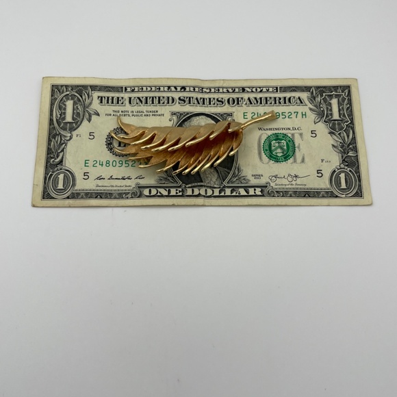 Vintage Marcel Boucher Gold  Tone Layered  Floral Leaf  Brooch Signed Numbered - Picture 6 of 7